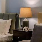 Bosphorus View With Spacious 3 Bedrooms شقة *