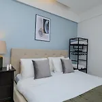 Bosphorus View With Spacious 3 Bedrooms اسطنبول