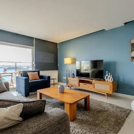 Bosphorus View With Spacious 3 Bedrooms *