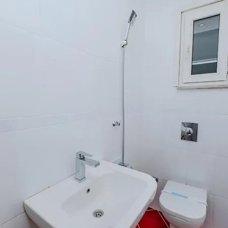 Bosphorus View With Spacious 3 Bedrooms Daire İstanbul