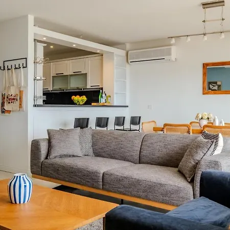 Apartment Bosphorus View With Spacious 3 Bedrooms Istanbul