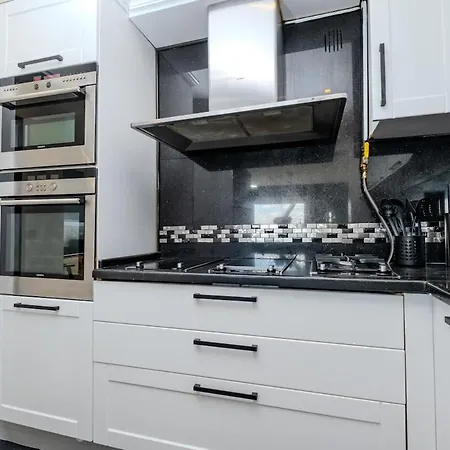 Bosphorus View With Spacious 3 Bedrooms 公寓 伊斯坦布尔